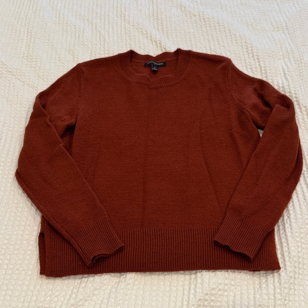 Banana Republic Women's Warm Brown Crewneck Sweater